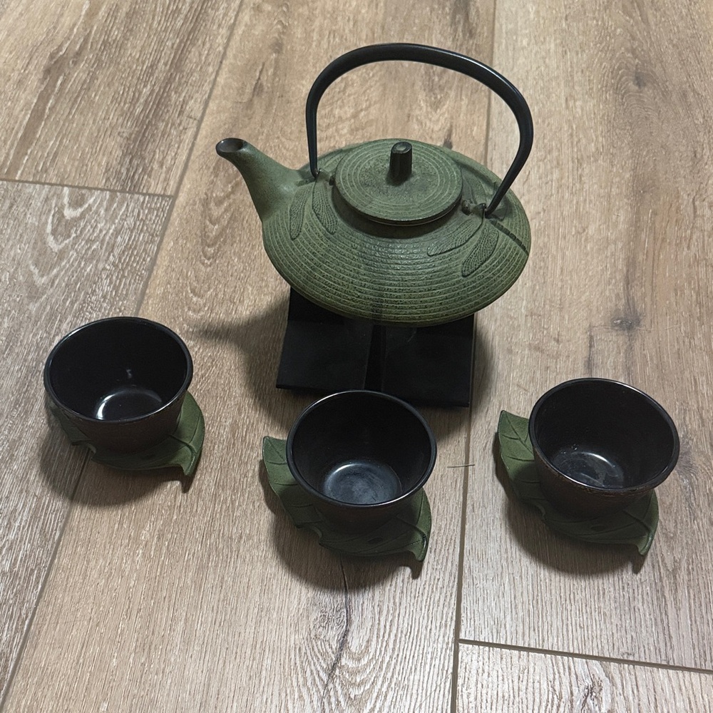 Teavana Green Cast Iron Teapot Set